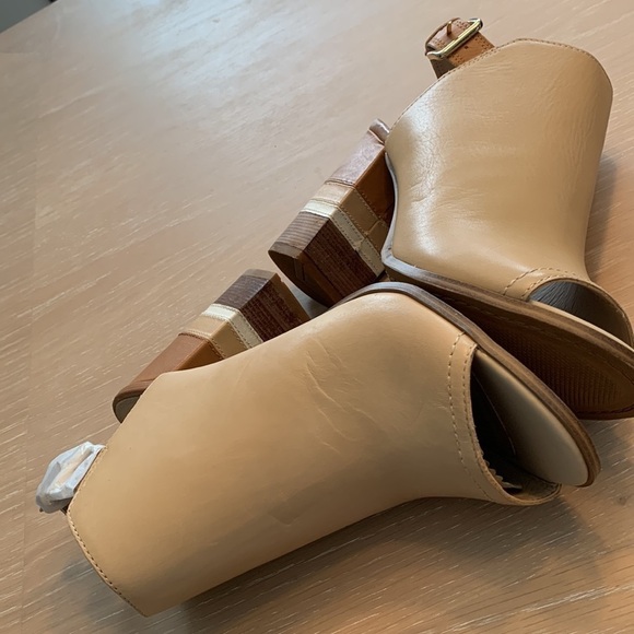 Aldo Cartiers Stacked Heel with heel strap New w Box, 1 small crease left shoe - Picture 7 of 9